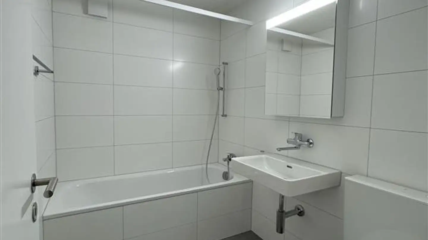 Appartement à louer - Obgardirain 5, 6043 Adligenswil - Photo 4