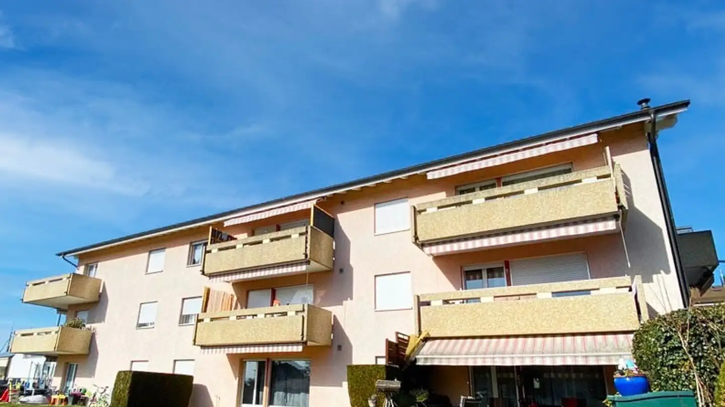 Outdoor parking space for rent - Chemin De Perreret 2, 1162 St-Prex