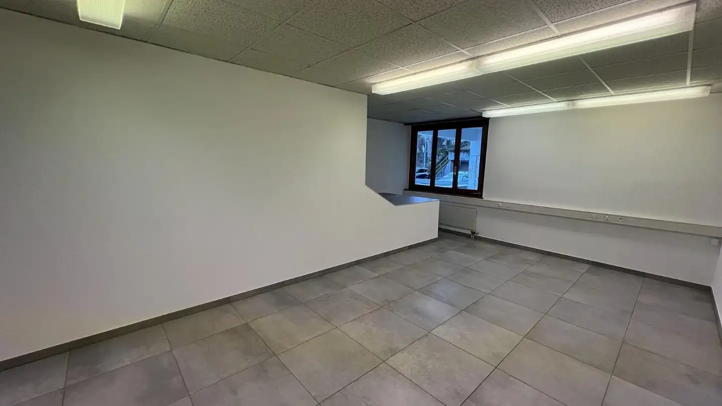 Einkaufszentrum mieten - Grand-Rue 30, 2732 Reconvilier - Foto 2