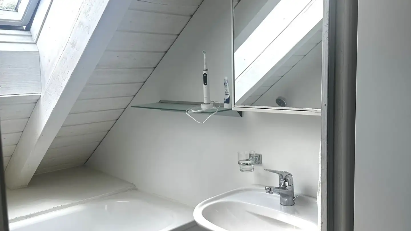 Dachgeschosswohnung mieten - Pfäffikerstrasse 119, 8605 Gutenswil - Foto 3