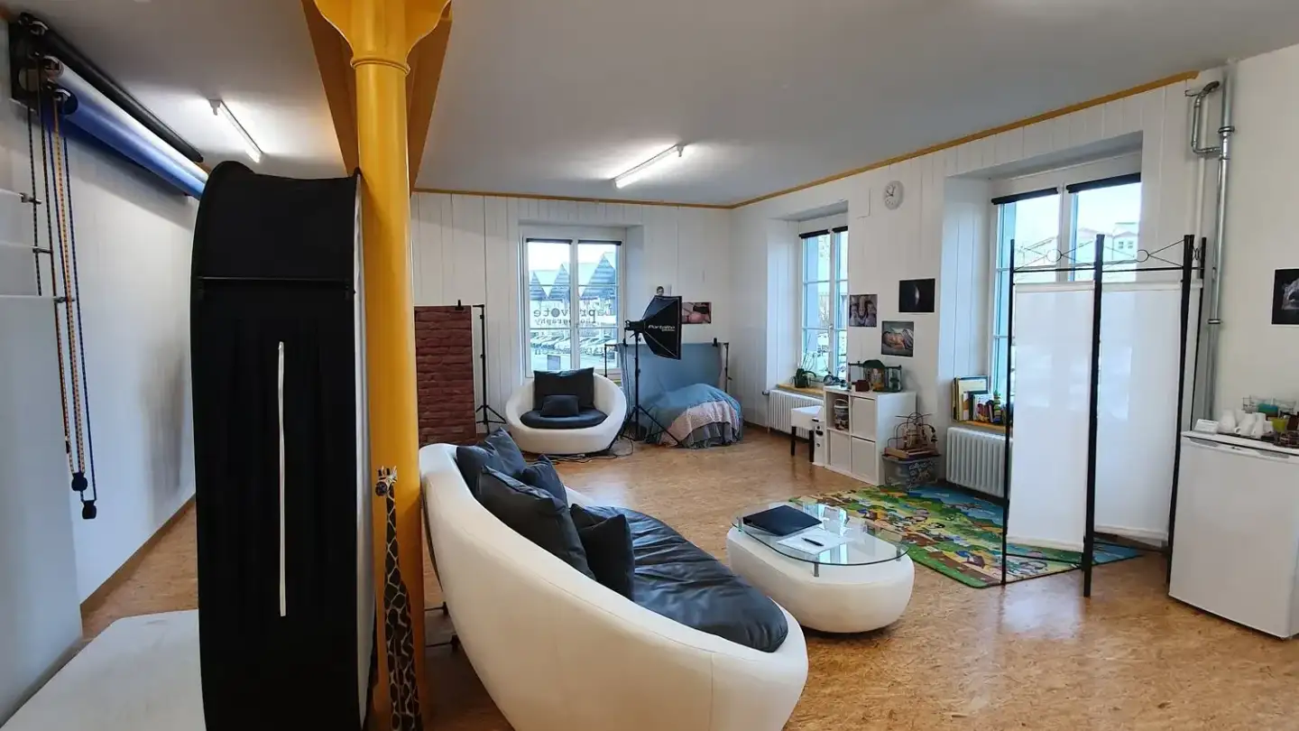 Gewerbe mieten - Edikerstrasse 18a, 8635 Dürnten - Foto 2