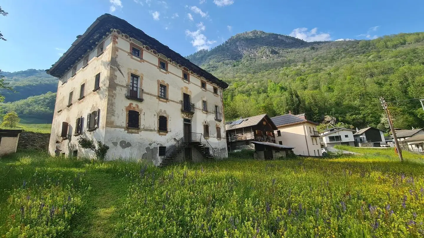 Maison troglodyte à vendre - 6718 Olivone