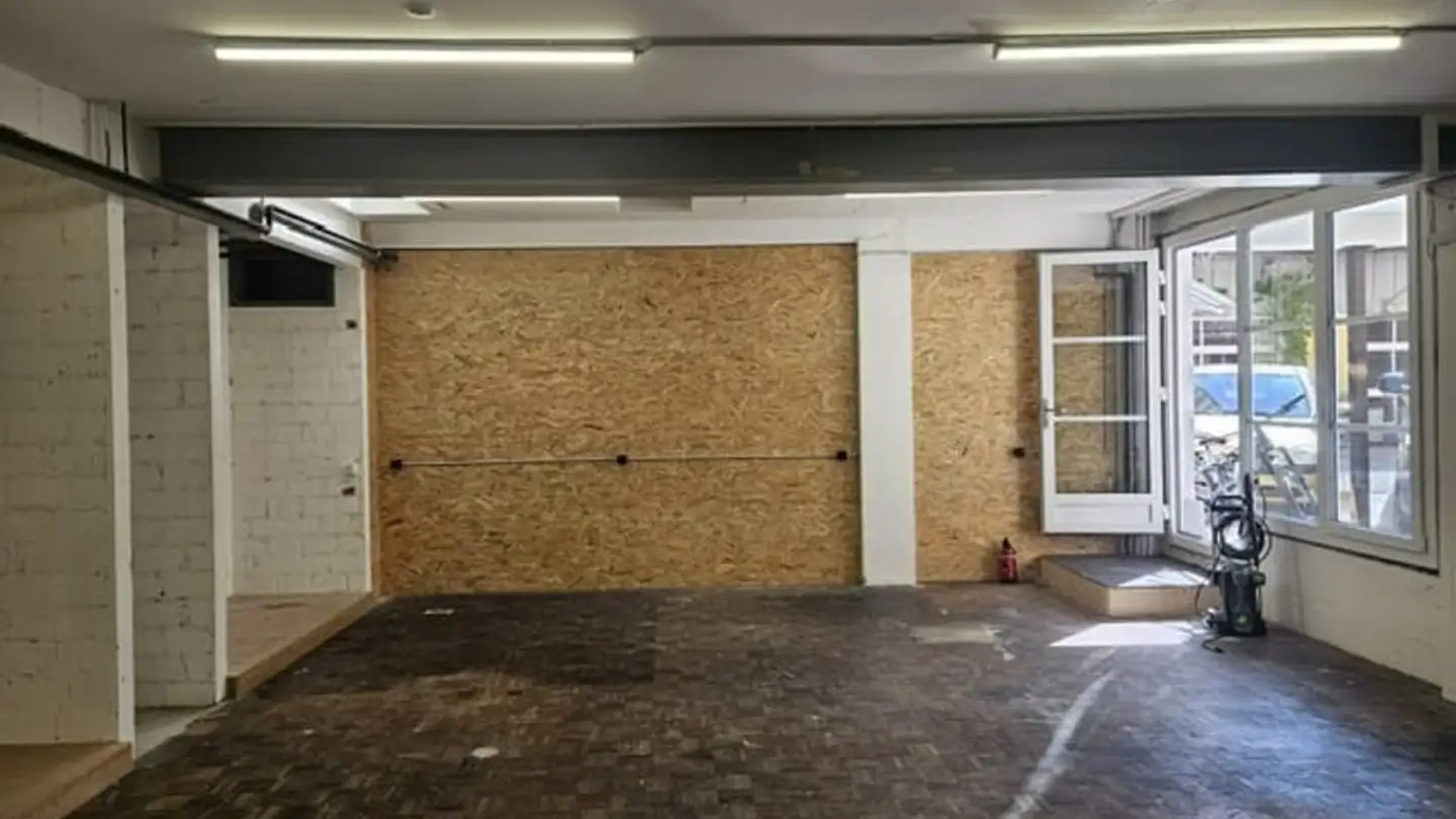 Commercial à louer - Rue Du Milieu / Mittelstrasse, 2502 Biel/Bienne