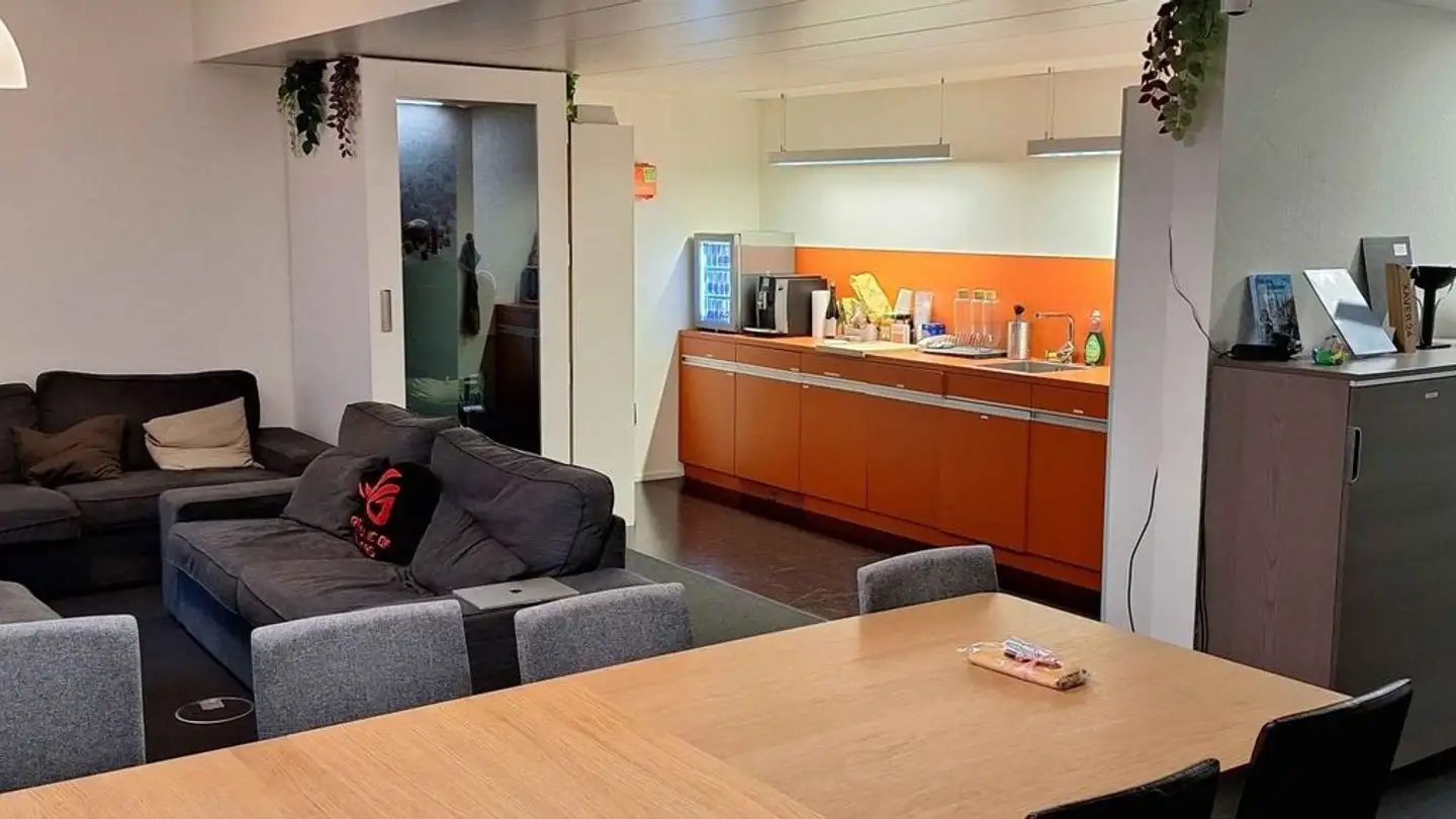 Office space for rent - Flurstrasse 50, 8048 Zürich
