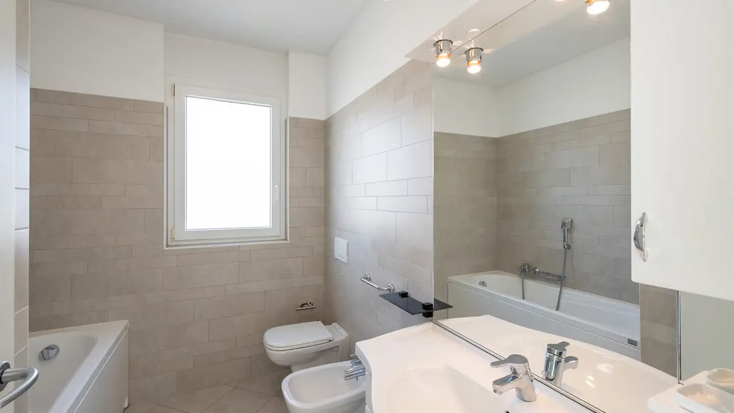 Wohnung mieten - Via Mera 2b, 6987 Caslano - Foto 2