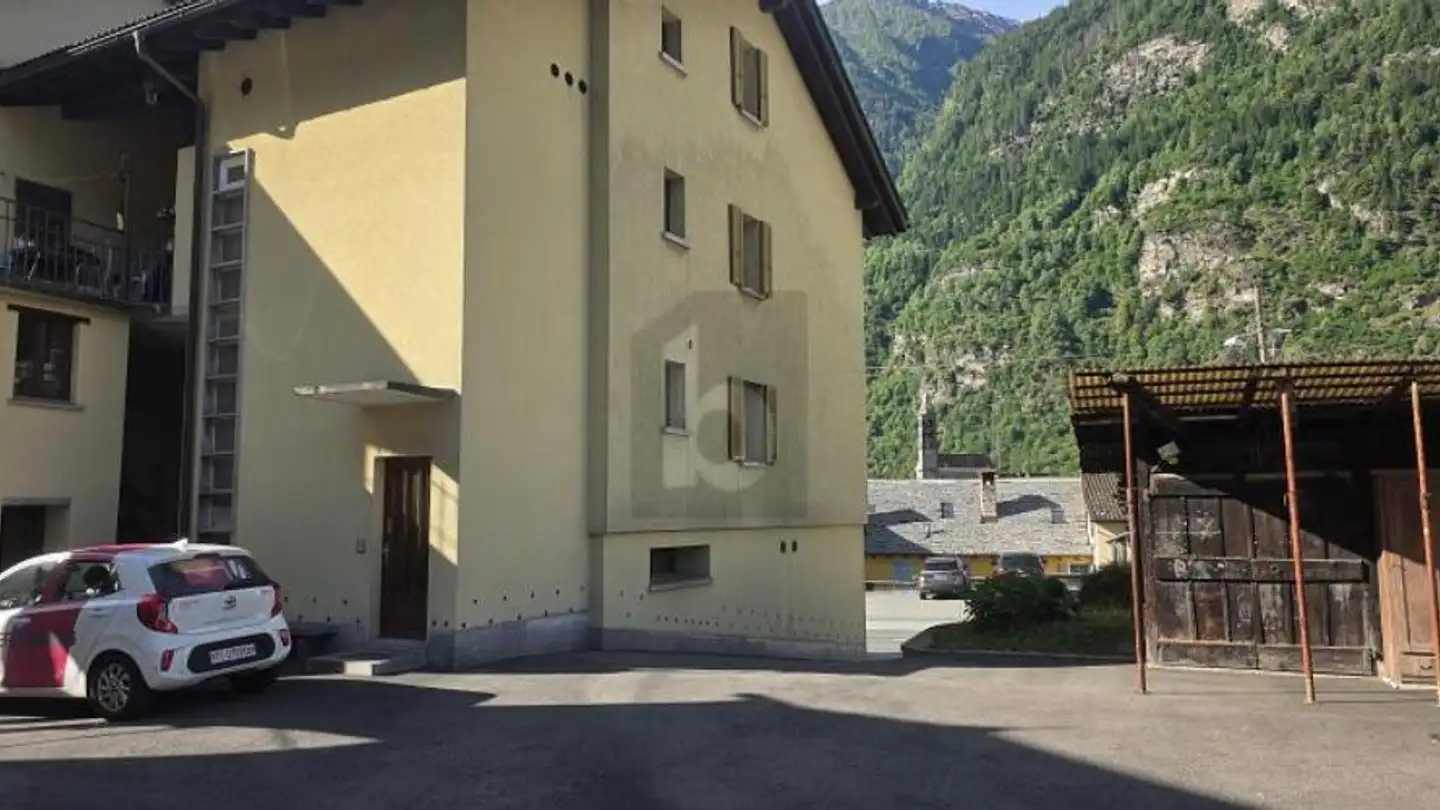 Semi-detached house for sale - 6745 Giornico