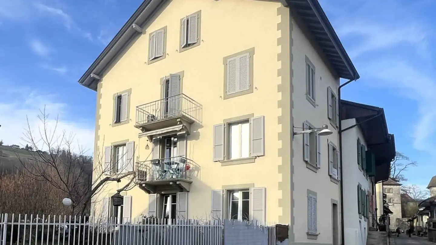 Residential building for sale - 1510 Moudon