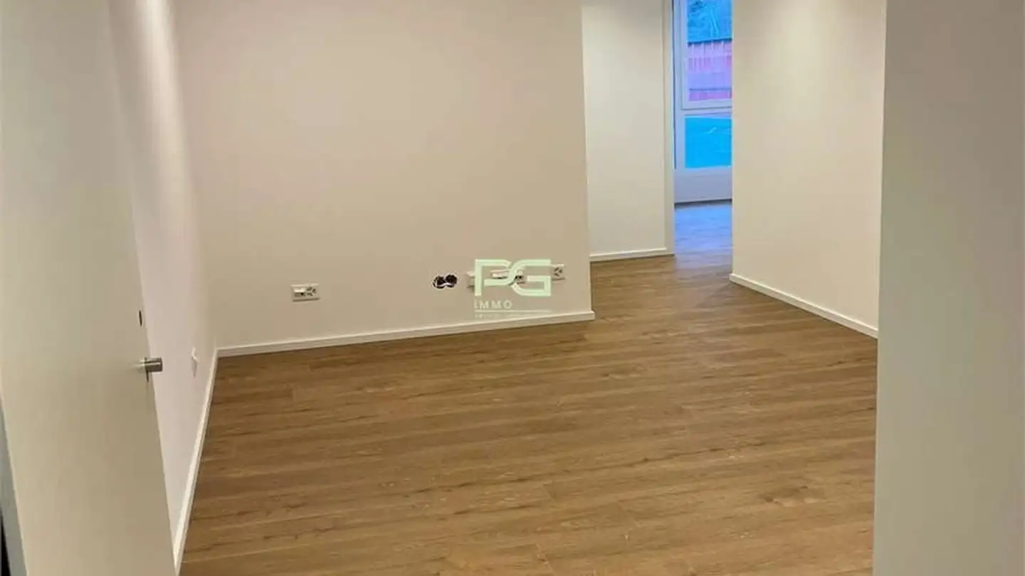 Spazio ufficio in affitto - Via Stazione 24a, 6532 Castione - Photo 2