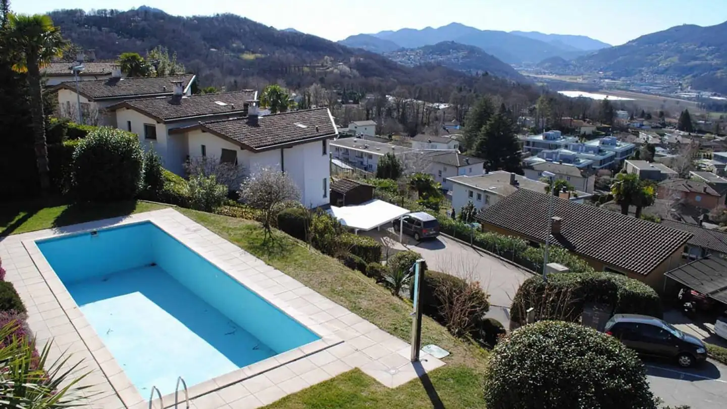 Apartment for sale - 6949 Comano