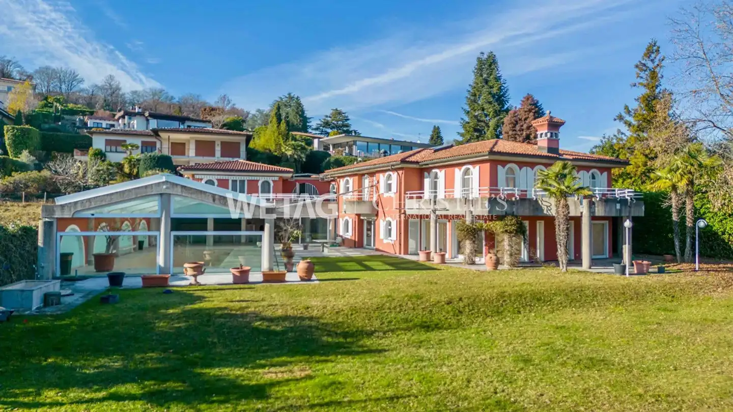 Villa for sale - 6914 Carona