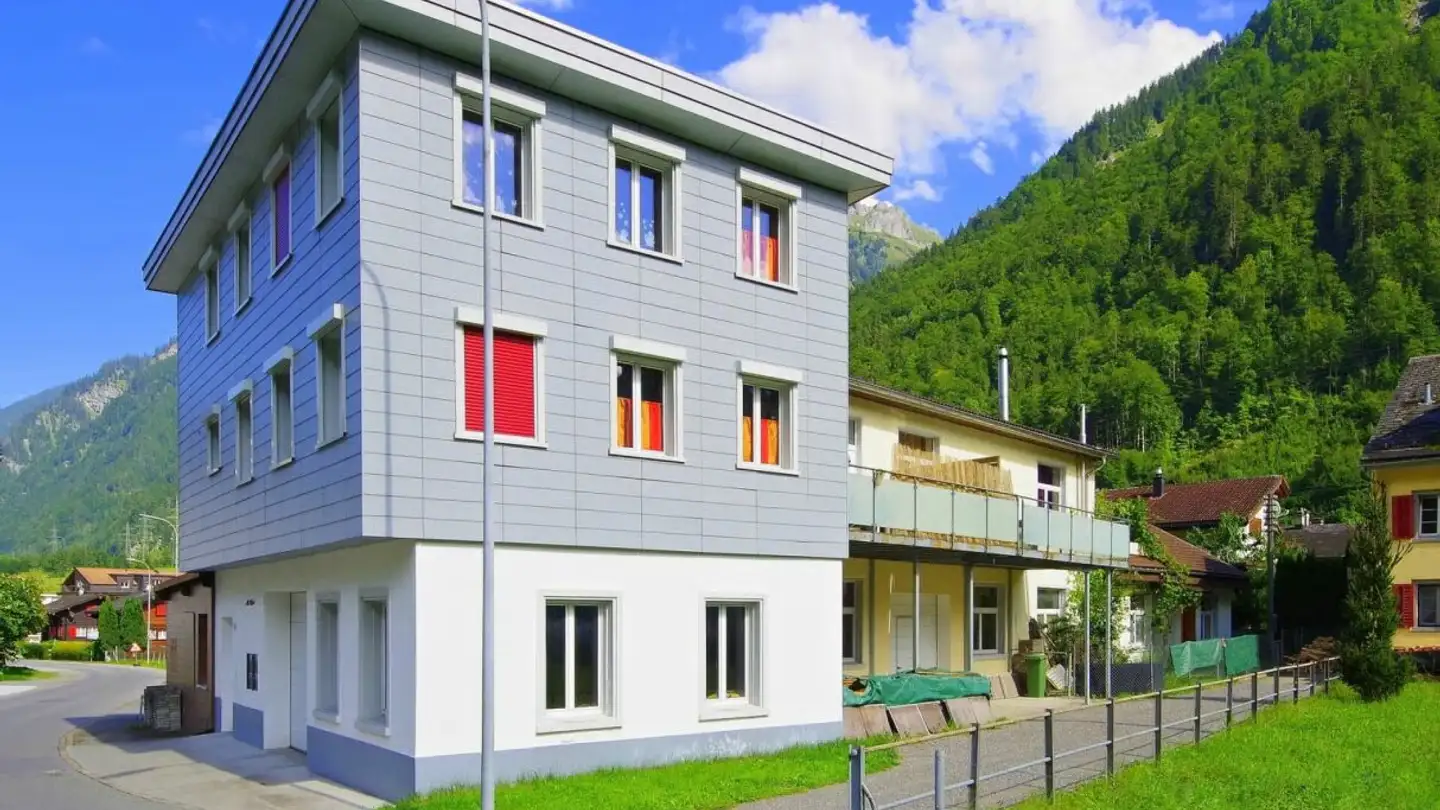 Edificio residenziale in vendita - Schulhausstrasse 15, 8783 Linthal