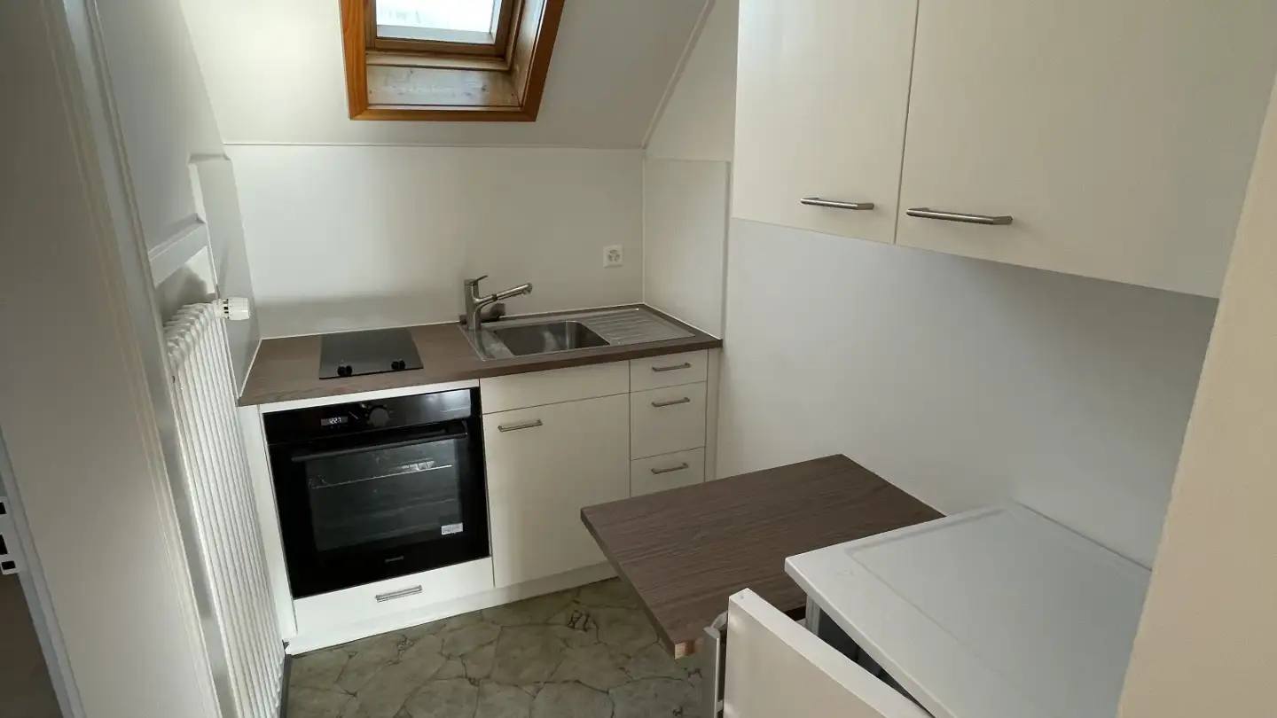 Attic flat for rent - Brückenstrasse 1, 4632 Trimbach - Photo 2