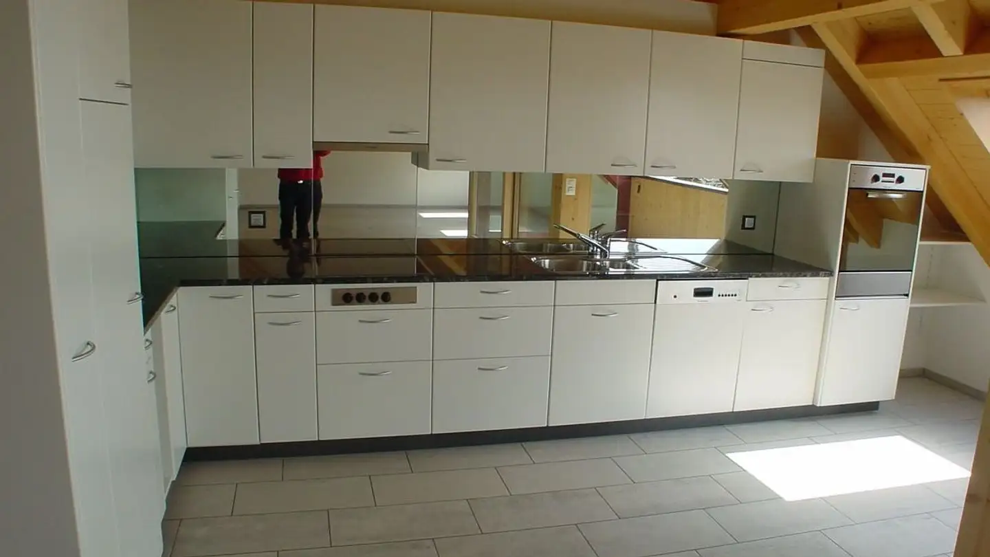 Dachgeschosswohnung mieten - Brenzikofenstrasse 2, 3629 Oppligen - Foto 3