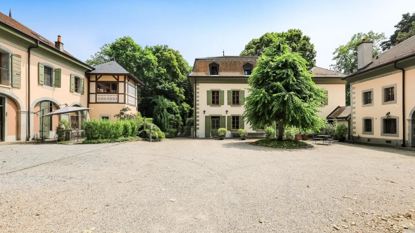 Duplex à louer - 1237 Avully
