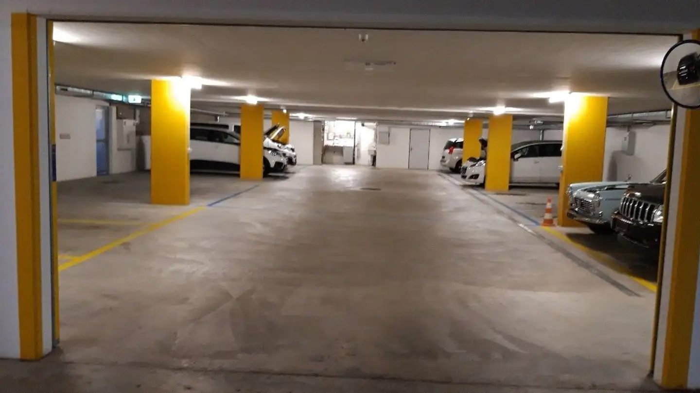 Outdoor parking space for rent - Im Grund 2, 8600 Dübendorf