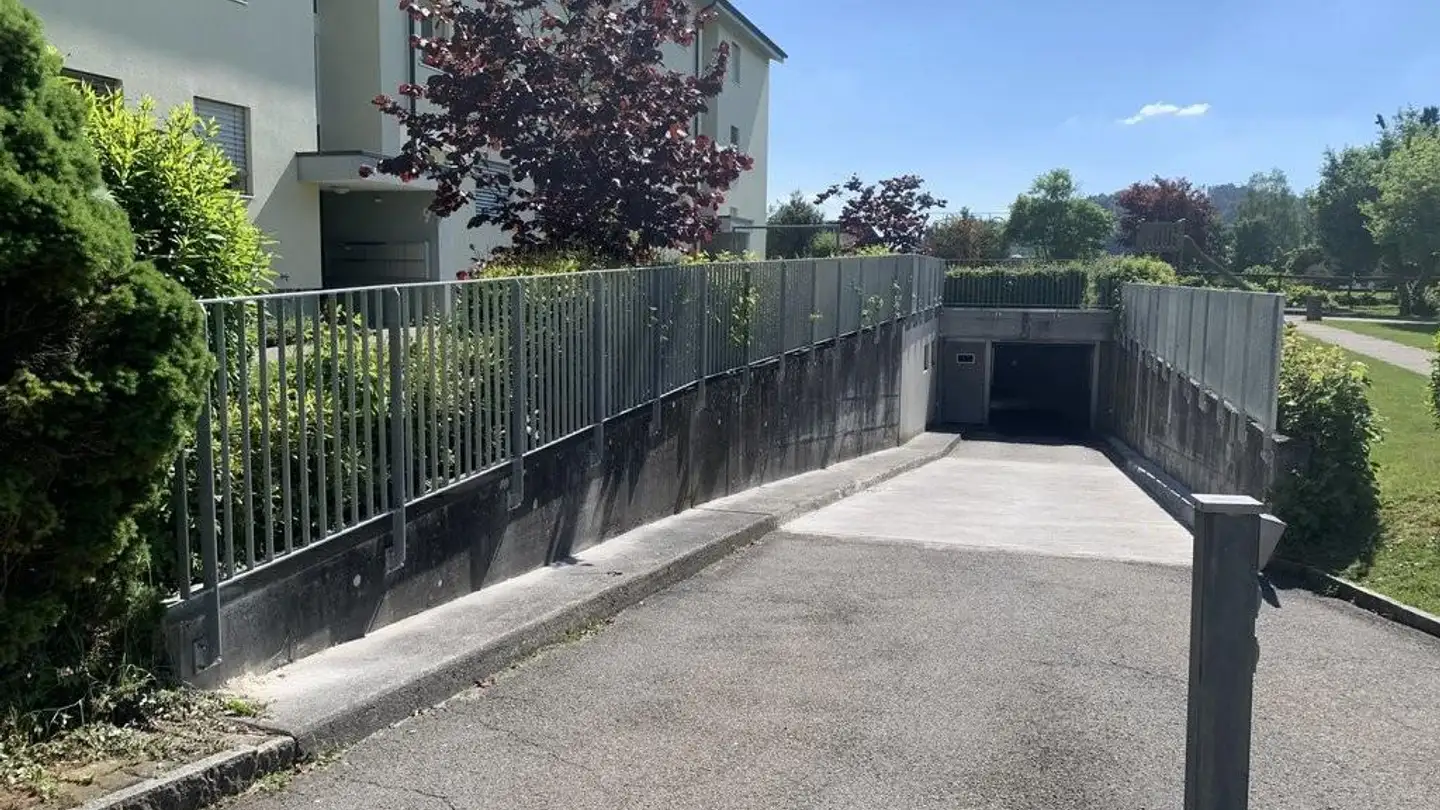 Überdachter Motorradparkplatz mieten - Büschiackerstrasse 17, 3098 Schliern b. Köniz