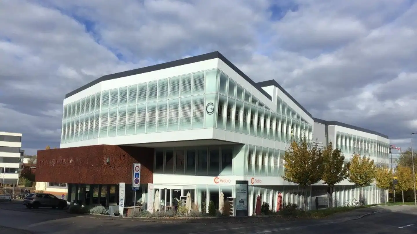 Place de parking extérieure à louer - Altenmatteweg 2, 4144 Arlesheim