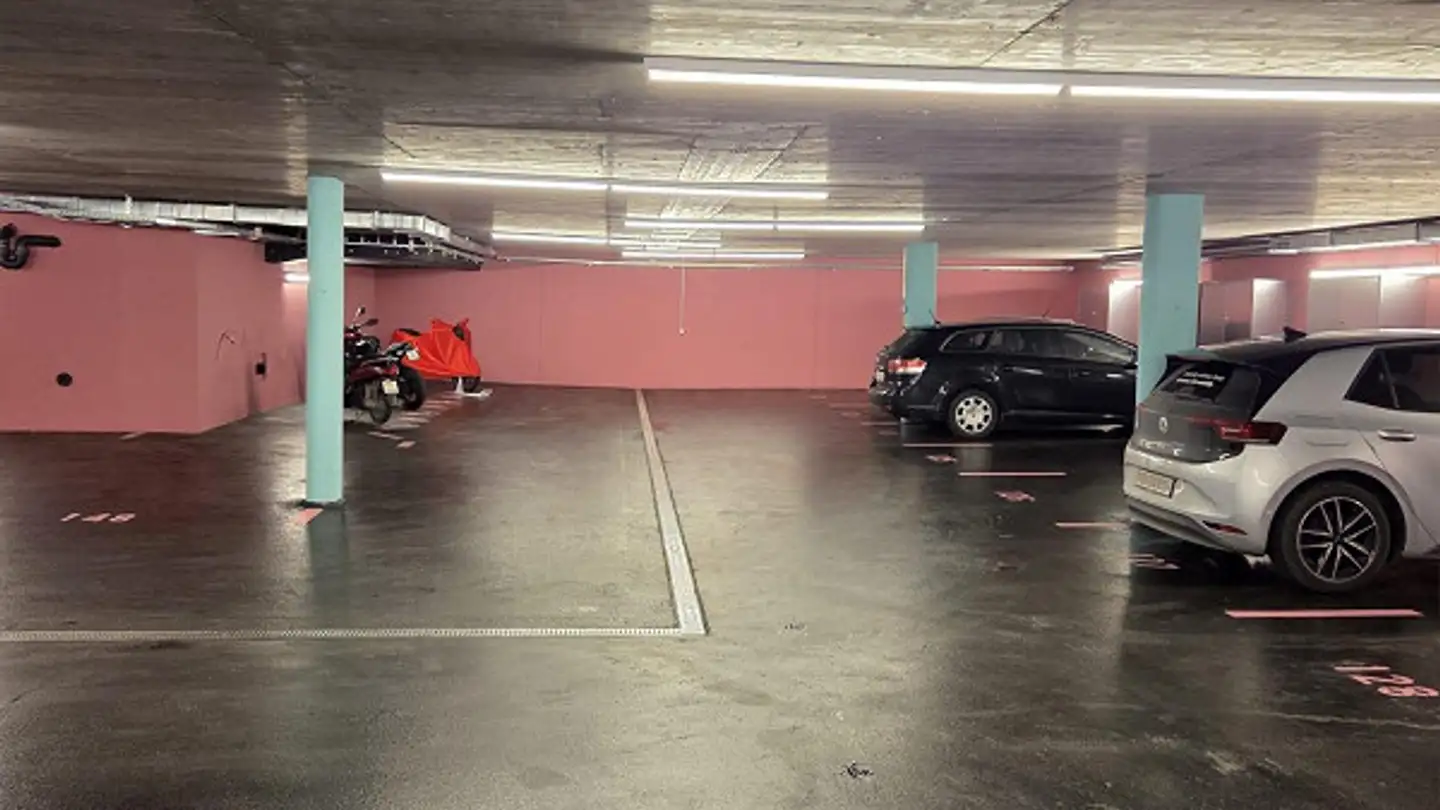 Place de parking souterraine à louer - Eichhölzlistrasse 8, 8192 Glattfelden - Photo 3