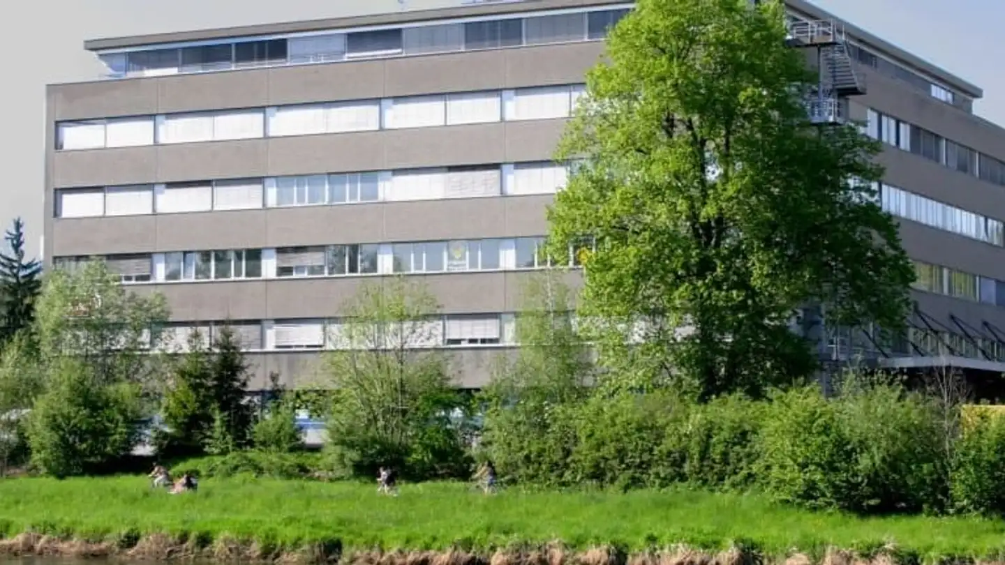 Commercial à louer - Giessenstrasse 15, 8953 Dietikon