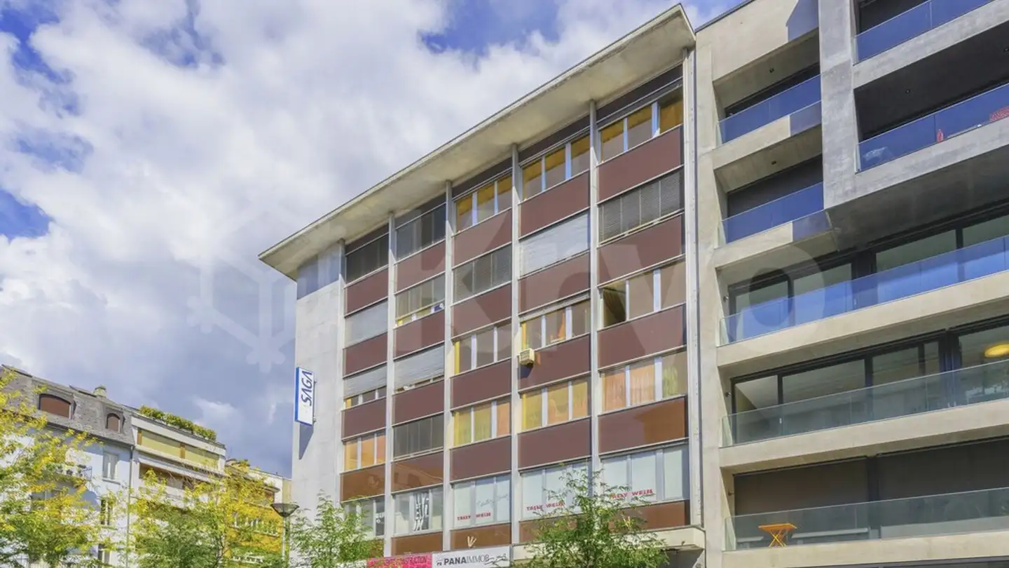 Shop for rent - Place Du Midi 24, 1950 Sion