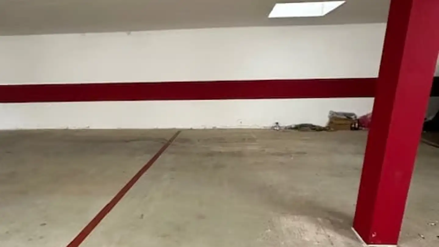 Tiefgaragenstellplatz mieten - Lerchenweg 15a, 2543 Lengnau BE