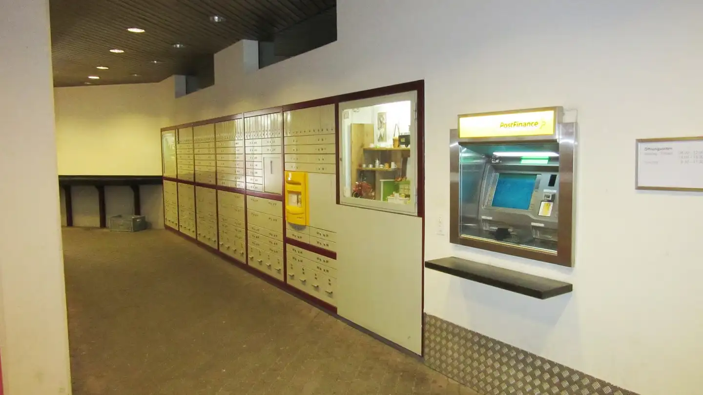 Negozio con vetrina in affitto - Bahnhofstrasse 5, 4950 Huttwil