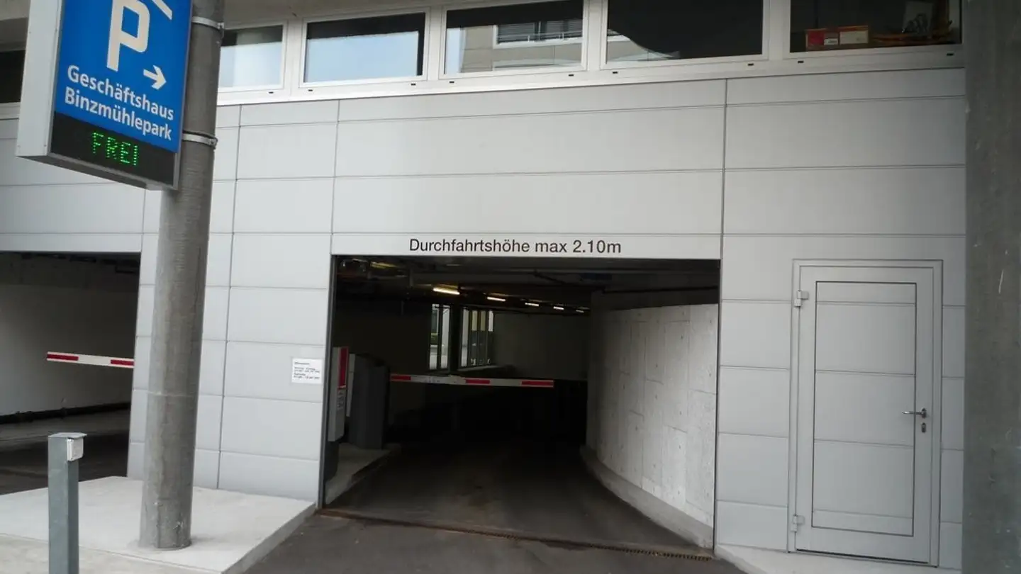 Überdachter Motorradparkplatz mieten - Ruedi-Walter-Strasse 4a, 8050 Zürich - Foto 2