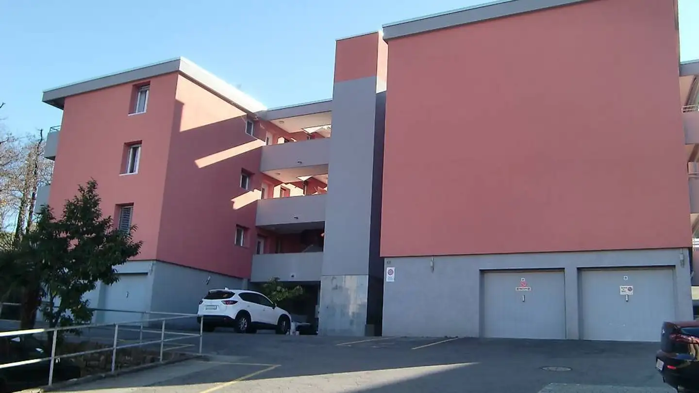 Outdoor parking space for rent - Via Paradiso 10, 6924 Sorengo