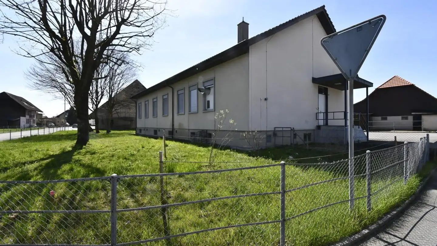 Mixed-use building for sale - Derendingenstrasse 1, 4553 Subingen