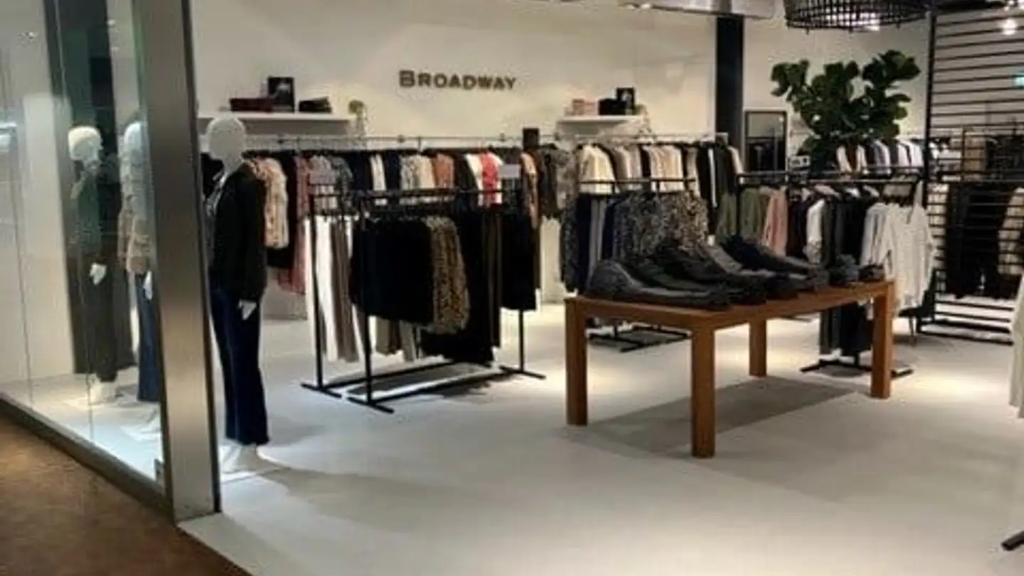 Shop for rent - Schaffhauserstrasse 152, 8400 Winterthur