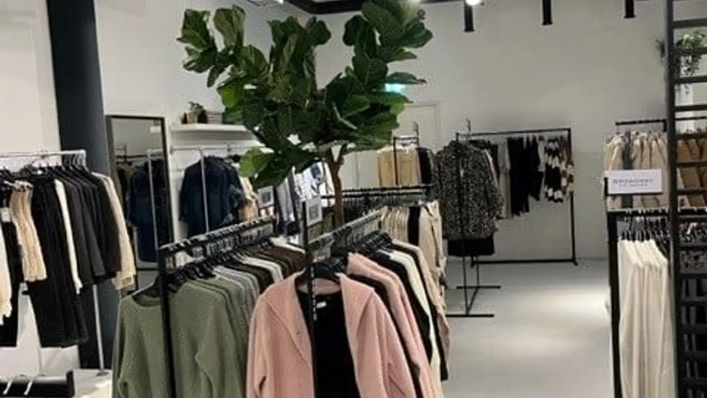 Shop for rent - Schaffhauserstrasse 152, 8400 Winterthur - Photo 2