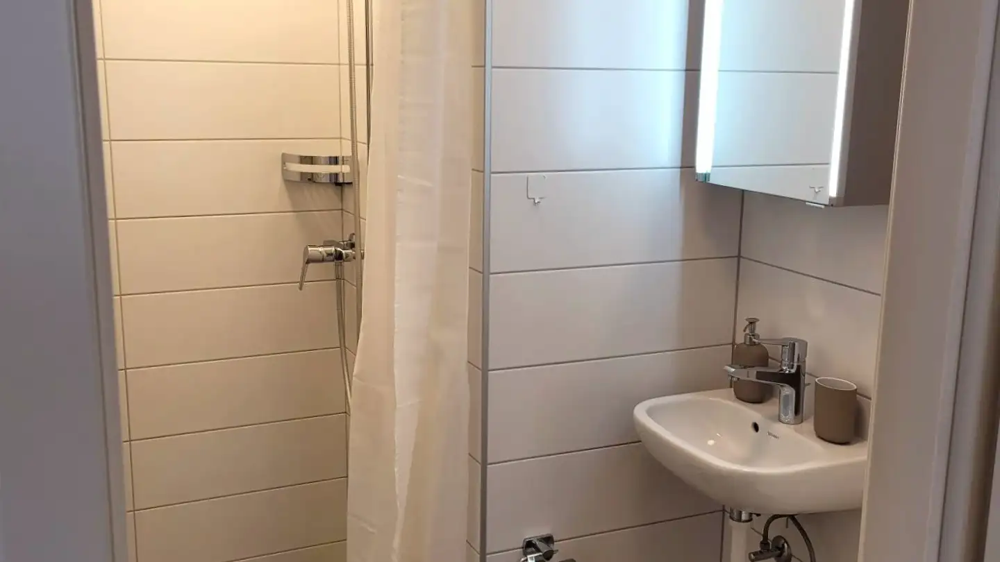 Wohnung mieten - Rue De La Gare 9, 2108 Couvet - Foto 3