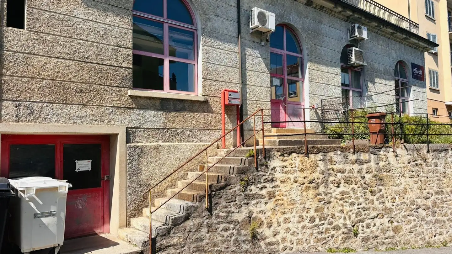 Bureau à louer - Rue Matthias-Hipp, 2000 Neuchâtel