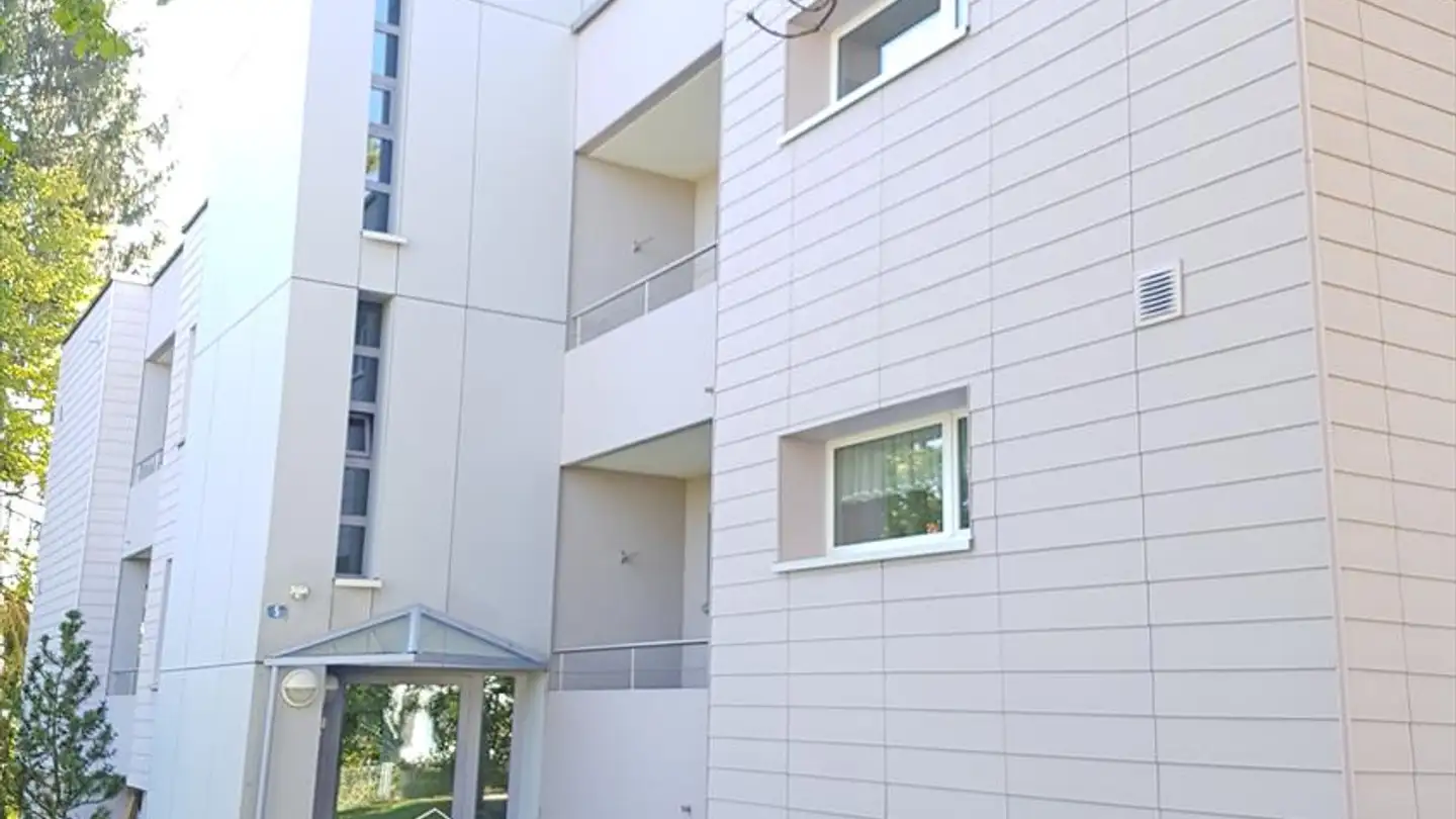 Appartement à louer - Twäracherstrasse 1, 8118 Pfaffhausen