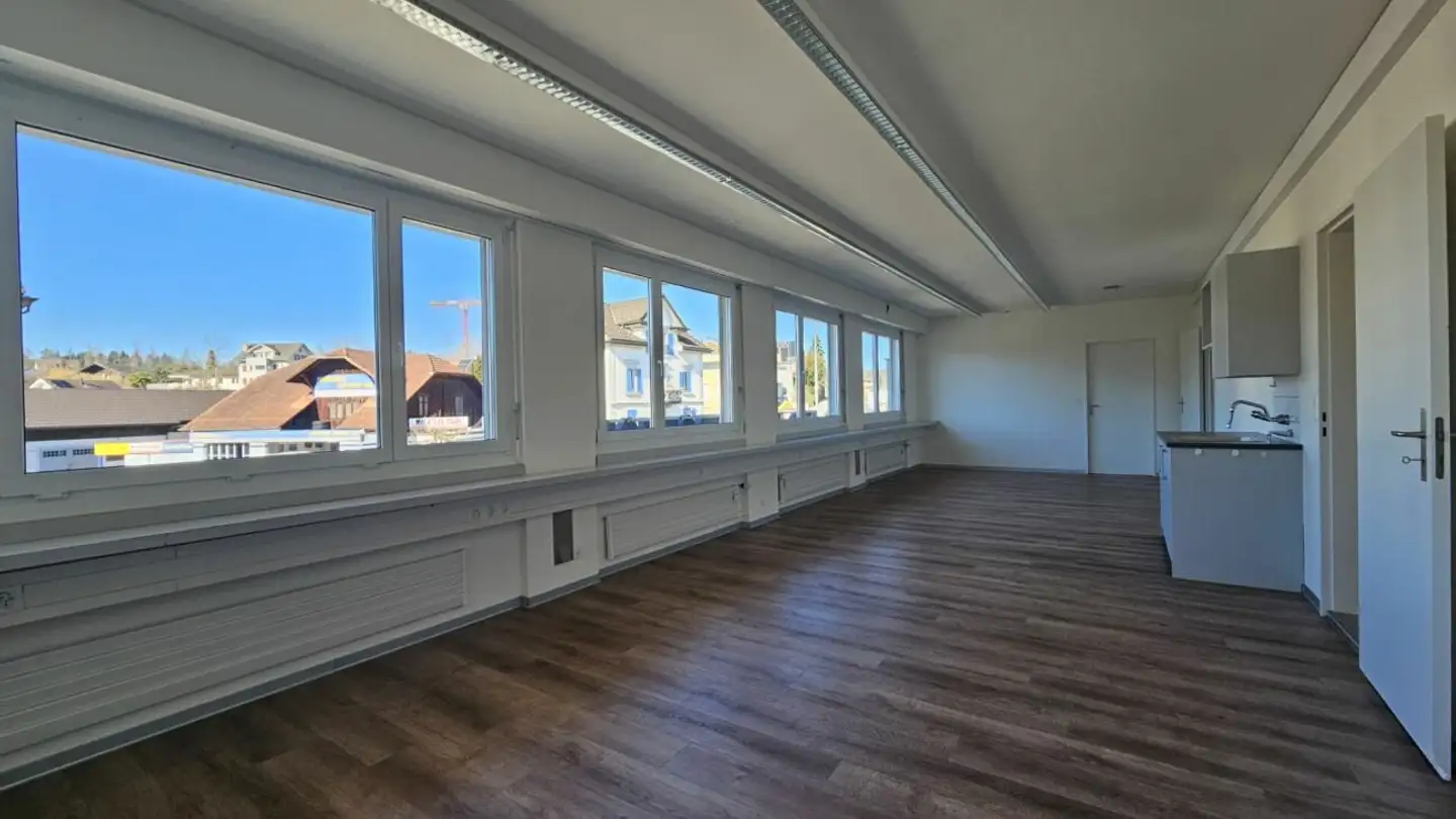 Commercial for rent - Eichwiesstrasse 2, 8630 Rüti ZH