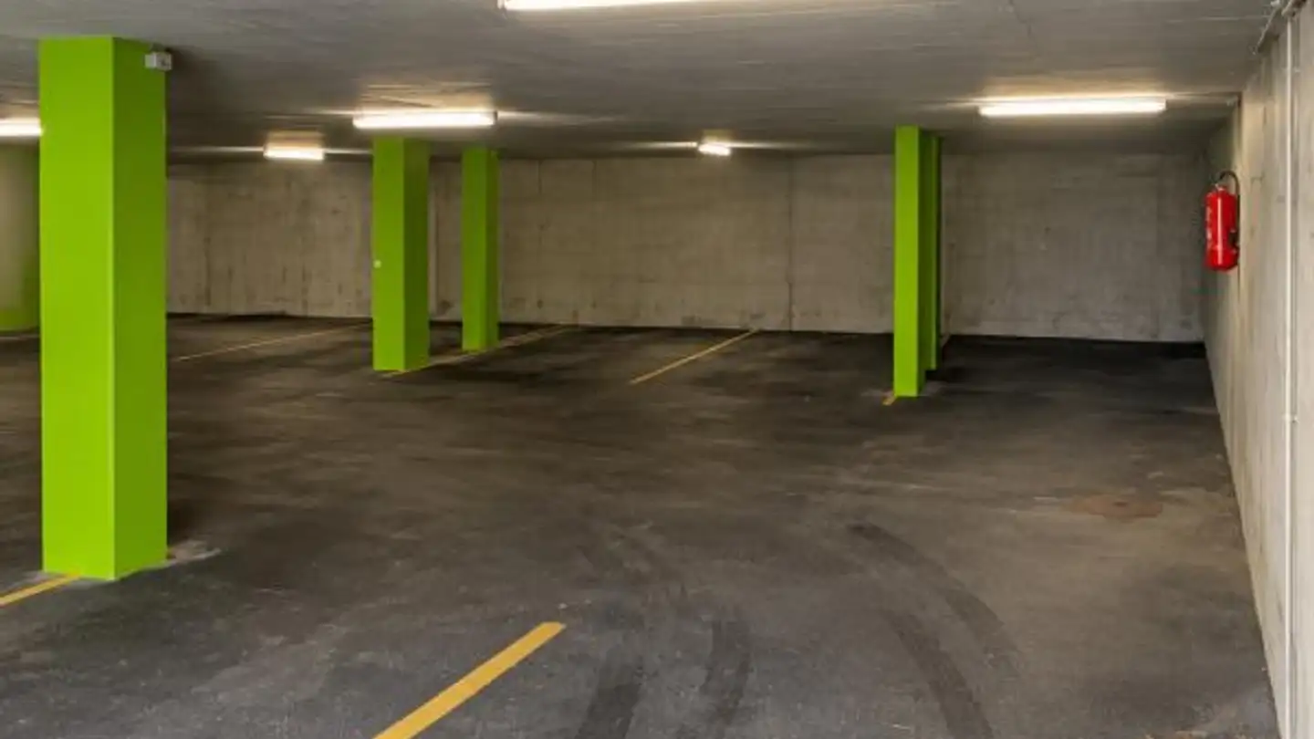 Place de parking extérieure à louer - Weinmoosstrasse 1, 8583 Sulgen - Photo 2