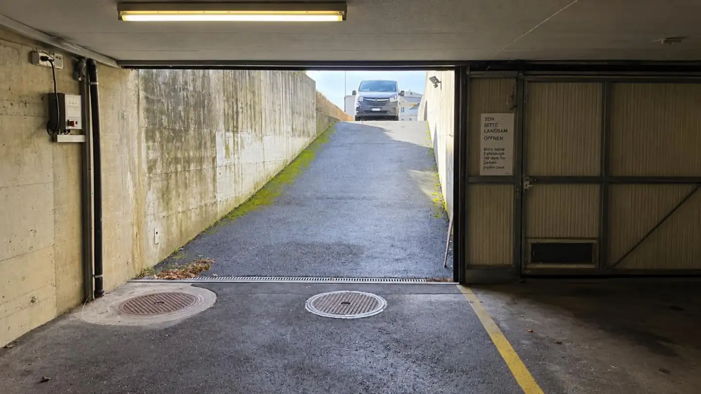 Place de parking extérieure à louer - Weinmoosstrasse 1, 8583 Sulgen - Photo 3