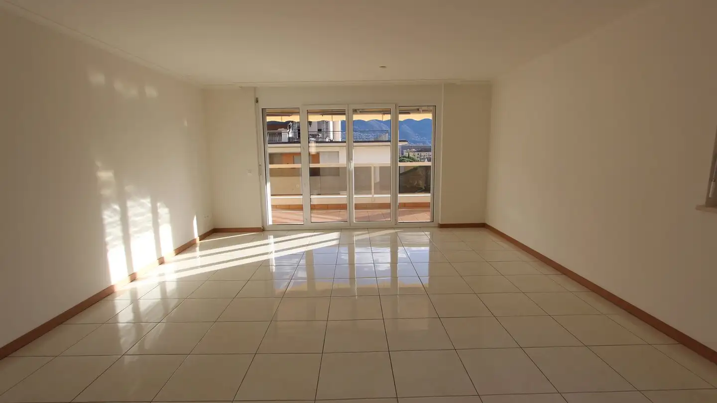 Apartment for rent - Via Stefano Franscini 25, 6600 Muralto - Photo 2