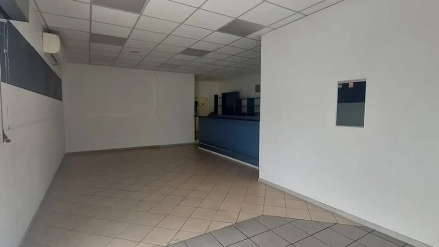 Commercial for rent - 2300 La Chaux-de-Fonds - Photo 4