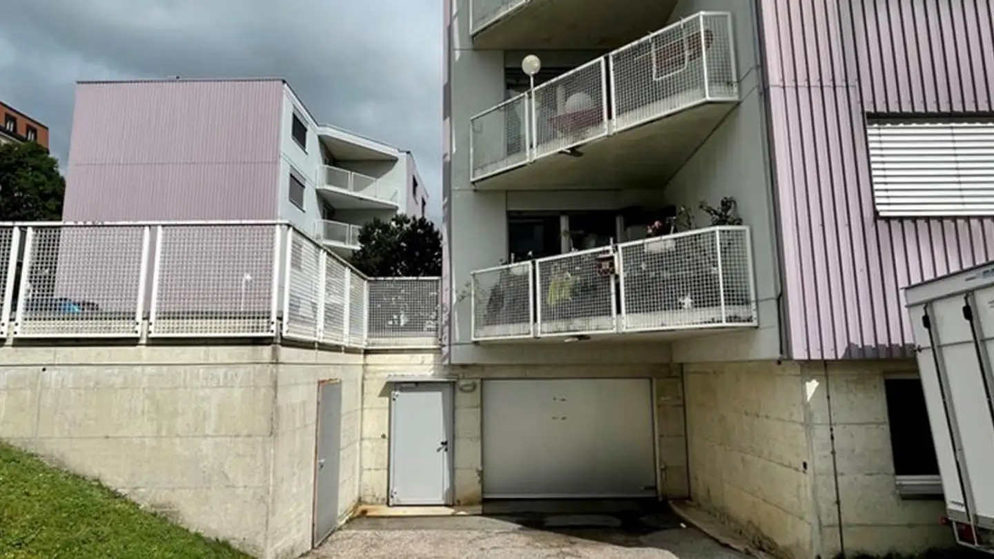 Garage individuel à louer - Rue De Biaufond, 2300 La Chaux-de-Fonds