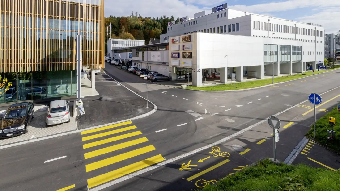 Commercial à louer - Im Langacker 20, 5405 Dättwil AG - Photo 2