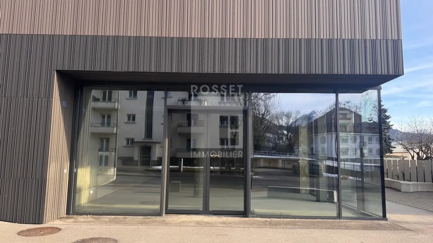 Commercial for rent - Rue De L'ancien-Comté, 1635 La Tour-de-Trême - Photo 2