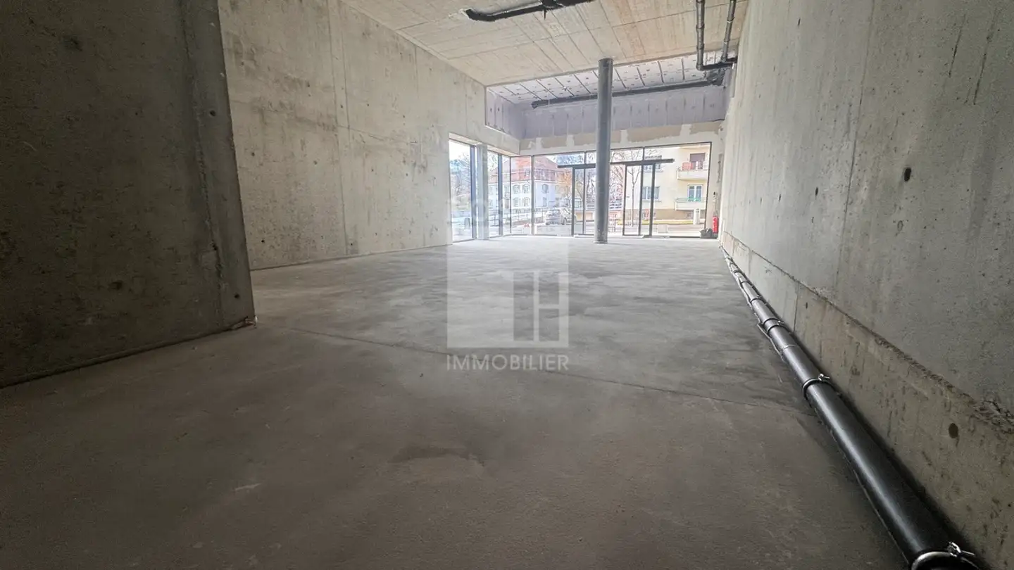 Commercial for rent - Rue De L'ancien-Comté, 1635 La Tour-de-Trême - Photo 4