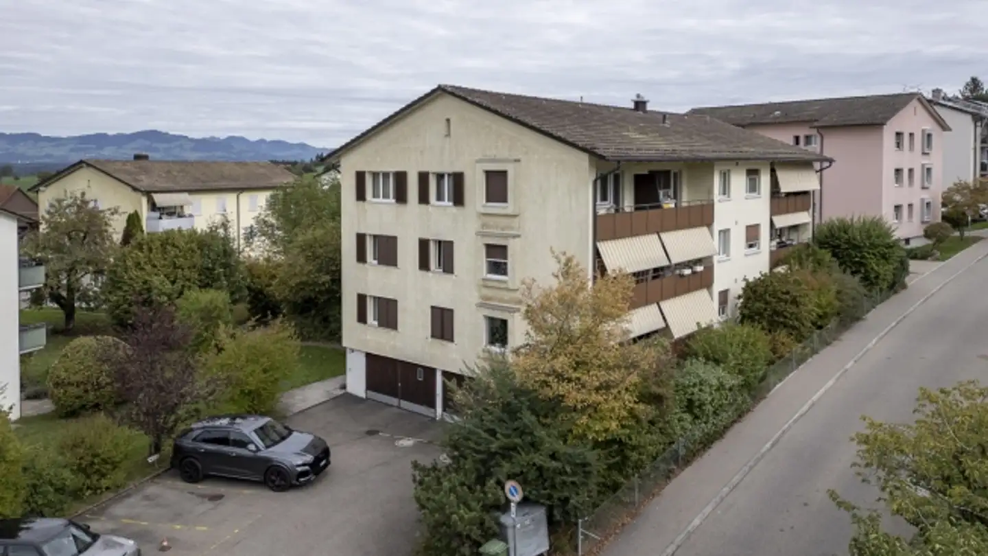 Edificio residenziale in vendita - Vogelsangstrasse 1, 8618 Oetwil am See