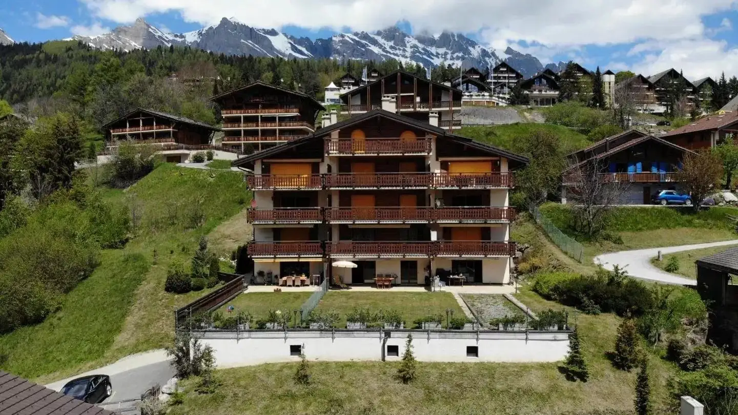 Appartement à louer - Route Des Bains 182, 1911 Ovronnaz - Photo 2