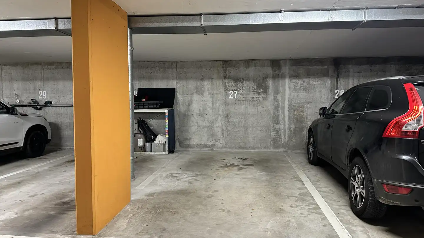 Place de parking souterraine à louer - Rotwaldstrasse 11, 9602 Bazenheid