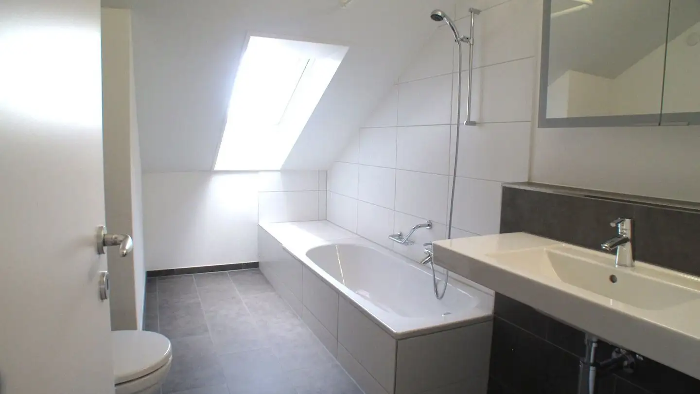 Dachgeschosswohnung mieten - Wettswilerstrasse 22, 8903 Birmensdorf ZH - Foto 3