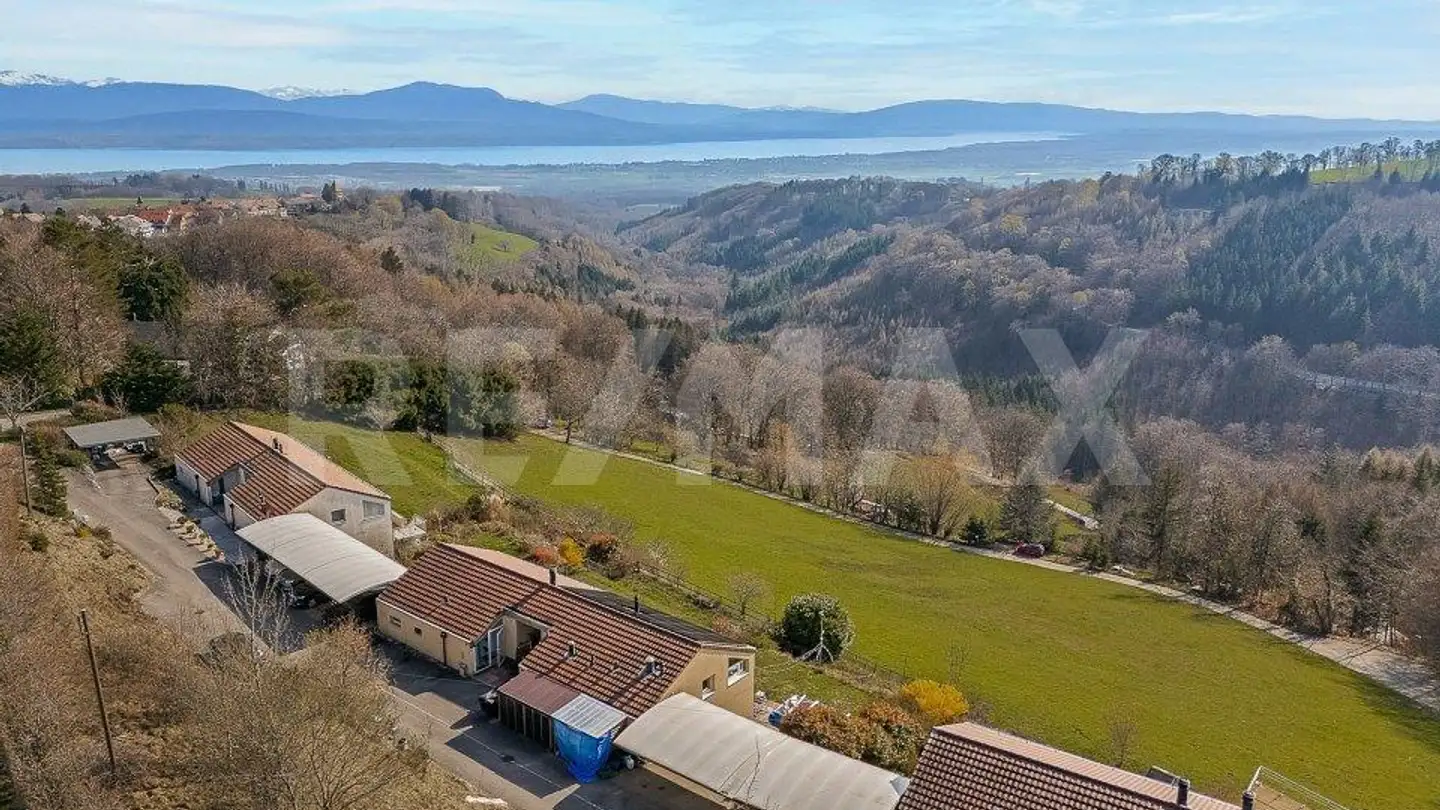 Single house for sale - 1269 Bassins