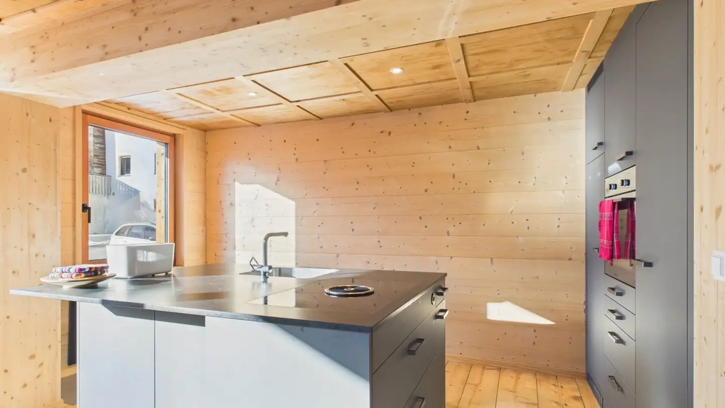 Row house for sale - 7017 Flims Dorf - Photo 2