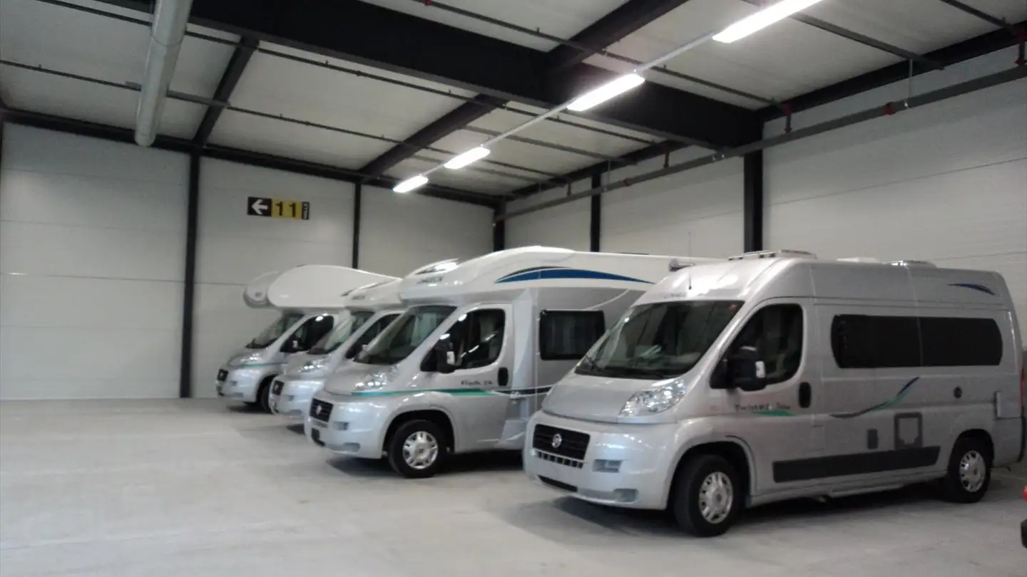 Parcheggio coperto in affitto - Rue Industrielle, 2740 Moutier - Photo 3